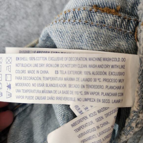 NWT Forever 21 Shorts Womens Size 32 Girlfriend Denim Button Fly Distressed - Picture 11 of 16